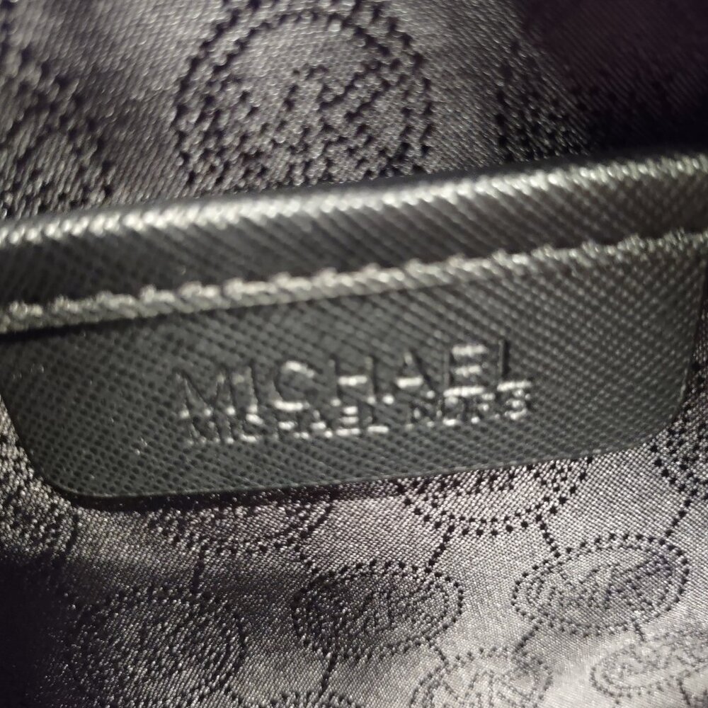 Michael Kors New Tote - Picture 5 of 7